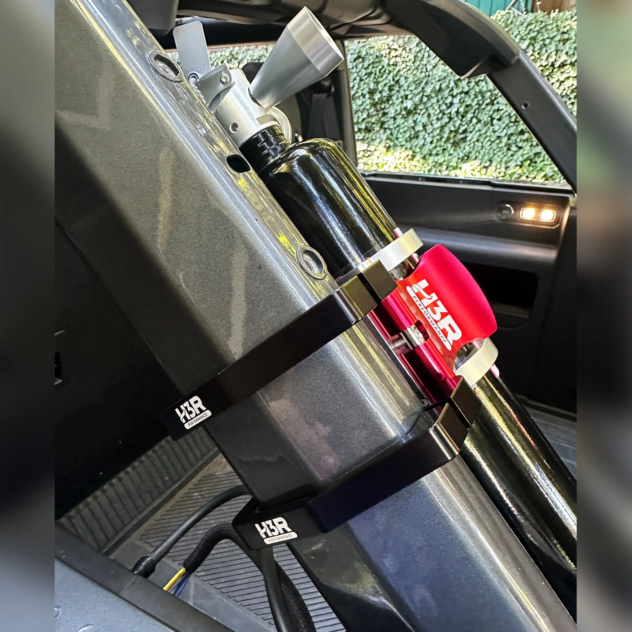 Ford Bronco Fire Extinguisher Roll Bar Mount (four-door) - Image 4